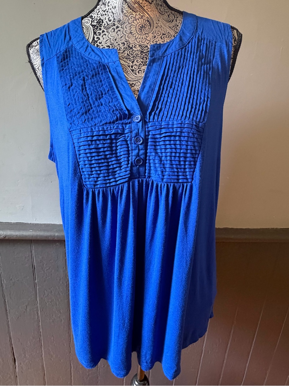 Cable & Gauge Royal Blue Sleeveless Pintuck Button Front Tank